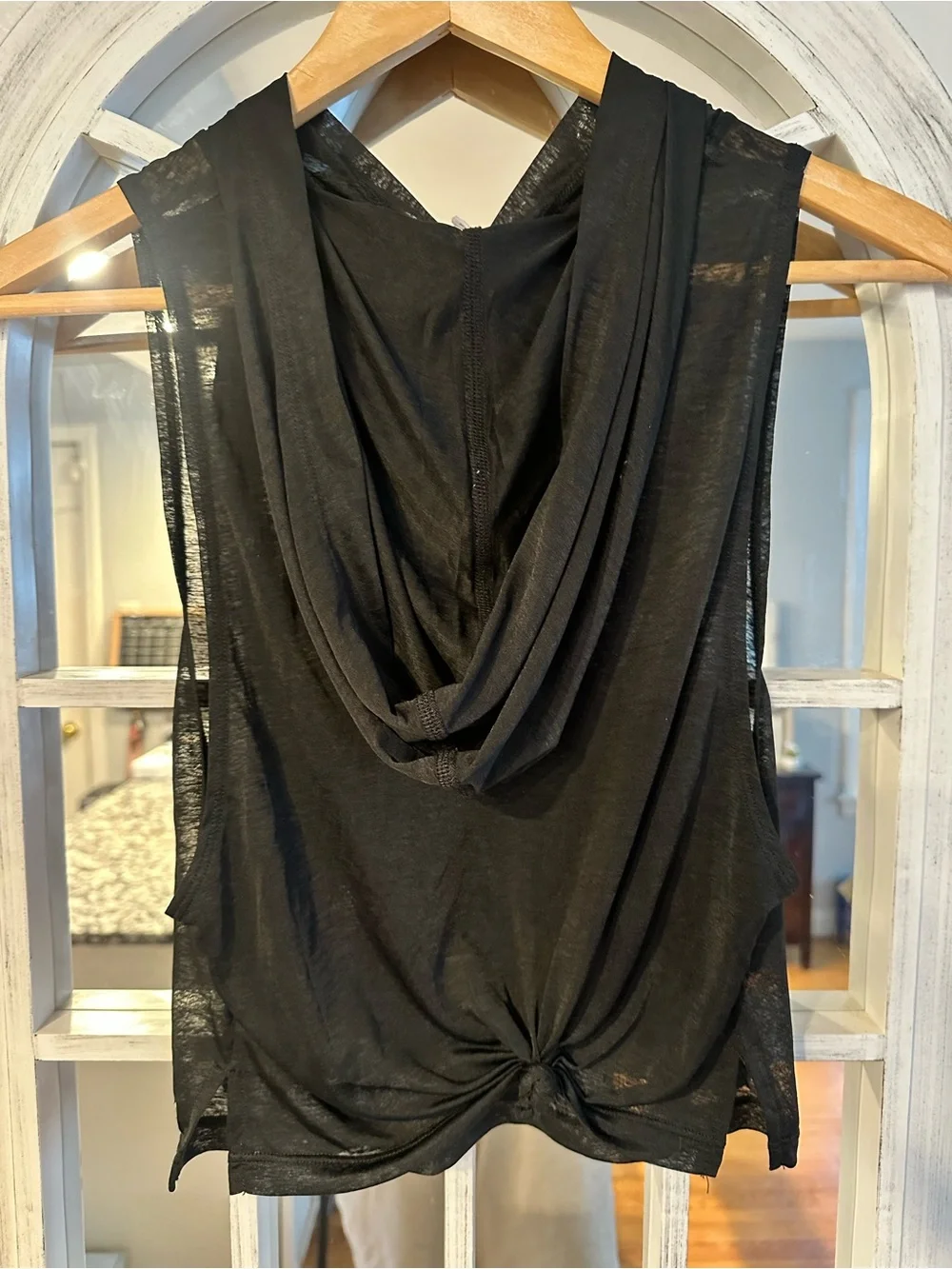 ALO Yoga Black Sleeveless Hooded Tank